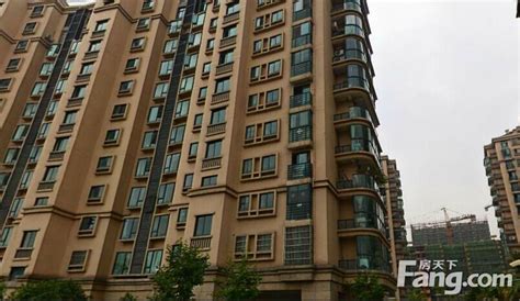 杭州天都城滨沁公寓二手房，次新品质小区，地铁口，东边套户型，客厅带大飘窗-豪世华邦