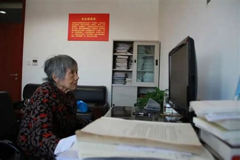 中国“龙芯之母”黄令仪逝世，享年86岁。黄老80多岁时仍奋战在科研一线，打破西方技术封锁研究“中国芯”。致敬，一路走好！|黄老|86|享年_新浪新闻