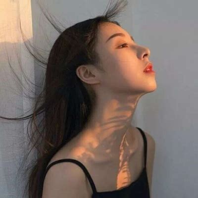 优质稀有女生头像复古风