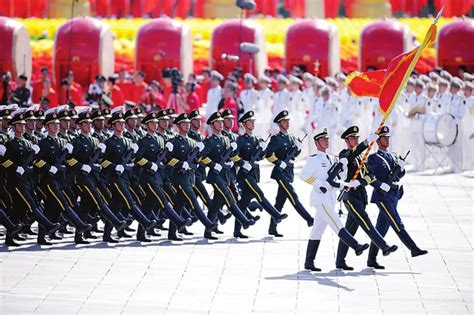 到2049年，中国建国100周年，阅兵会是什么样子，你期待吗|阅兵|装备|常规武器_新浪新闻