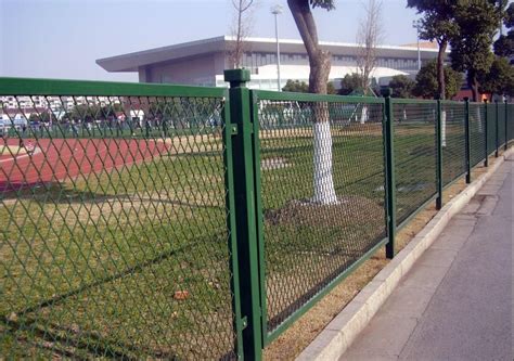 钢板网护栏大门,铁艺护栏大门,不锈钢护栏_大山谷图库