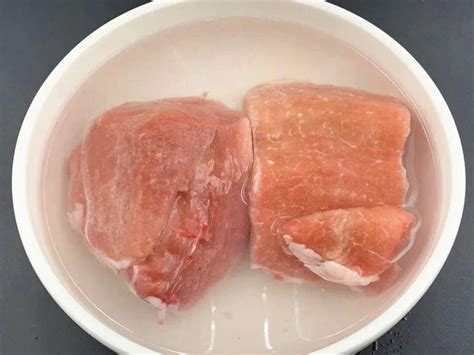 你家怎么解冻肉？正确的做法是这3种