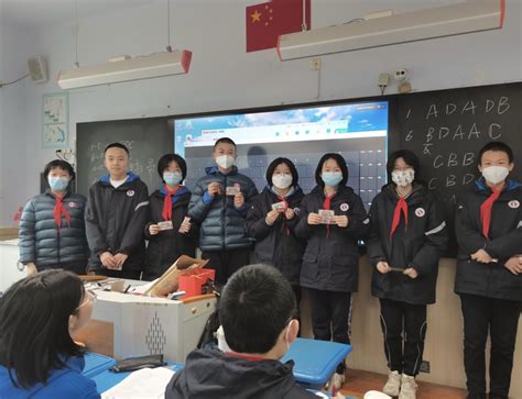 开学第一课 创意刮刮乐 郑州八中学子刮出新气象-大河网