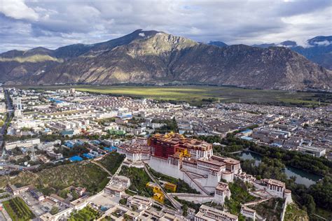Stunning aerial shots display captivating sceneries of Lhasa, China