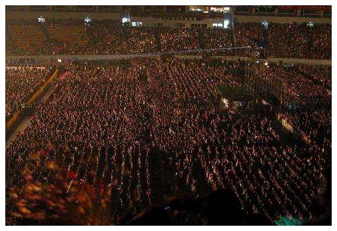 世界上单场演唱会人数最多的两个人，有一个是几亿中国人的偶像！
