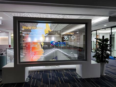 通信公司办公大厅 | OLED透明屏幕拼接2x2+吊装透明屏