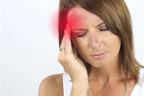 额头疼是怎么回事有什么方法（头痛欲裂？8种头痛有对应的发作部位，找清楚位置再治疗） | 说明书网