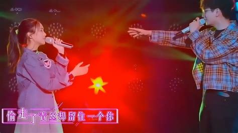 12岁女孩刘乐瑶与汪苏泷翻唱《岁月神偷》，神仙嗓音，好听极了！