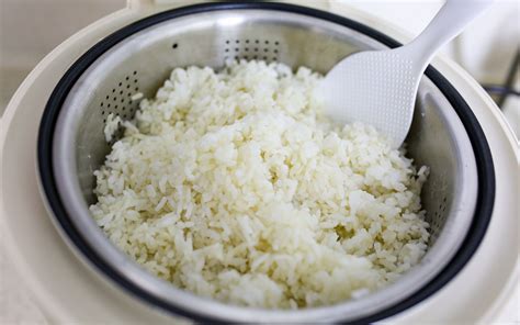 蒸米饭，别直接加水蒸！做好3点，颗粒分明，又香又软，还不粘锅_大米