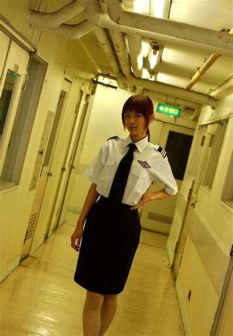 日本自卫队现首位女战机飞行员_凤凰网