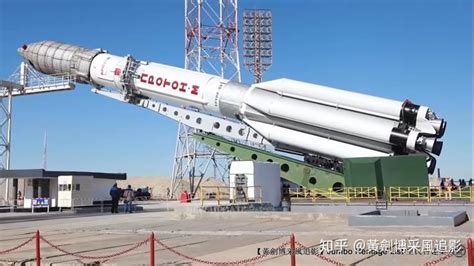 俄“质子-M”火箭携西班牙通信卫星发射升空