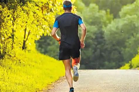 跑多慢才叫慢跑 坚持慢跑1小时可以消耗多少热量 _八宝网