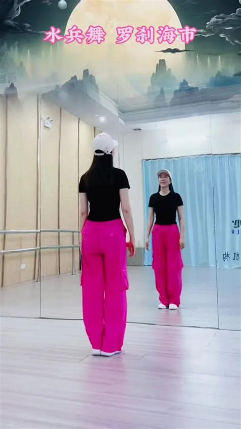 水兵舞演示：《花蝴蝶》一支简单实用的健身操广场舞曲，老少皆宜_凤凰网视频_凤凰网