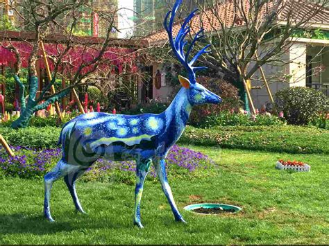 玻璃钢鹿雕塑喷漆 景观小鹿雕塑-新乐市神匠雕塑公司