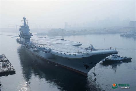 重磅发布！我国第二艘航母首次出海试验 - 中国军网