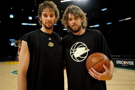 加索尔家族扛起西班牙男篮，两兄弟三总冠军戒指，NBA最出色兄弟组合 - 球迷屋