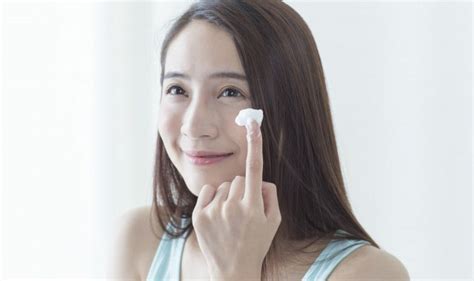 面部护理，7个脸部护理的基本步骤，让你容光焕发_伊秀美容网|yxlady.com