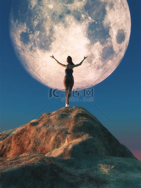 望着月亮的年轻女性. 高清摄影大图-千库网