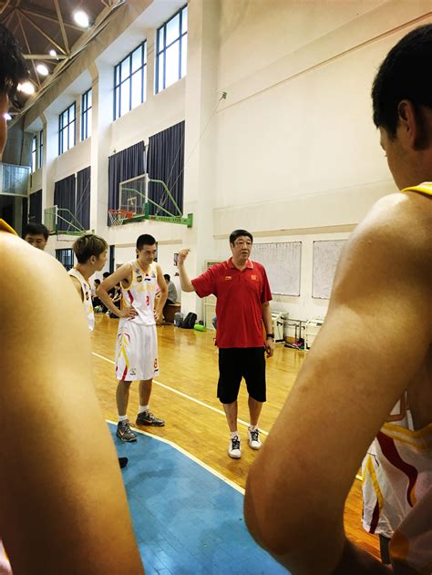 杨忠正式担任江苏同曦男篮主教练 – 南京同曦篮球俱乐部官方网站