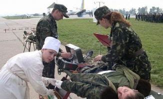 战场上阵亡的乌克兰士兵 战争是残酷的 战争是要死人的|乌克兰|战争|阵亡_新浪新闻
