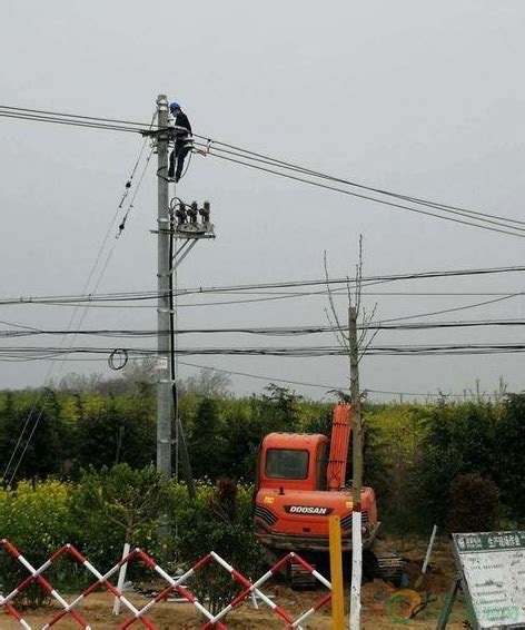 河南长葛市供电公司：电力线路迁建 服务社会发展-国际电力网