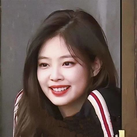 Jennie图片