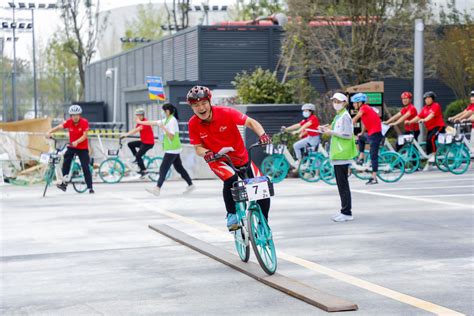成都高新区天府绿道系列赛事——第四届趣味自行车赛举行_四川在线