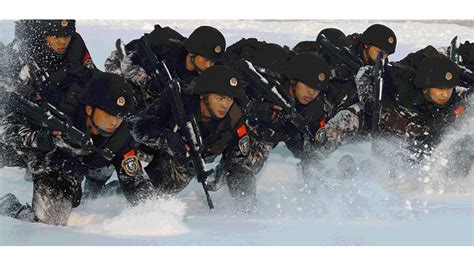 北京最大规模反恐演练 雪豹突击队参演
