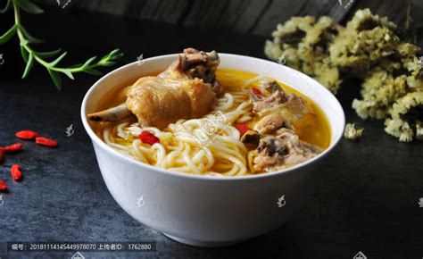 鸡汤鸡肉米线,中国菜系,食品餐饮,摄影素材,汇图网www.huitu.com