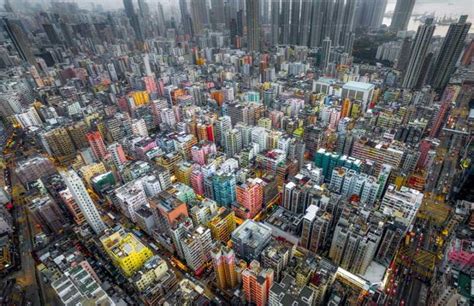 这组照片告诉你，香港居民的生活环境是多么的拥挤！|居民楼|香港岛|一线天_新浪网