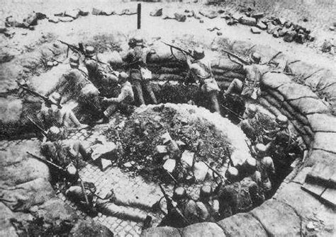 中日军力天平逆转，日本陷入守势，解放军如何击破“第一岛链”？