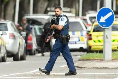 新西兰两座清真寺发生严重枪击案 已致多人死亡_手机新浪网