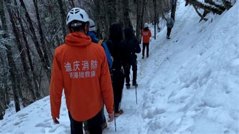 2名游客被困云南梅里雪山悬崖已获救_凤凰网视频_凤凰网