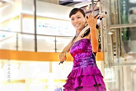 传奇的韩国小提琴家郑京和艺术生涯剪影
