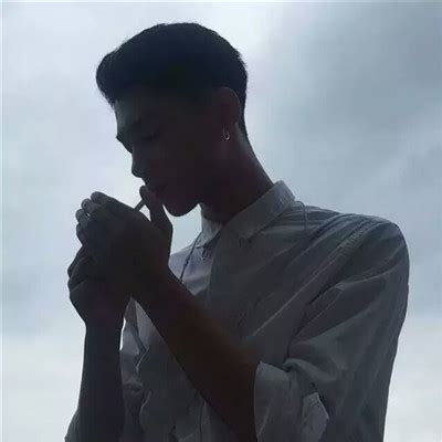 非主流头像和尚抽烟