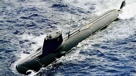 2000年俄罗斯的库尔斯克核潜艇，为何沉入海底？|爆炸|库尔斯克|海底_新浪新闻