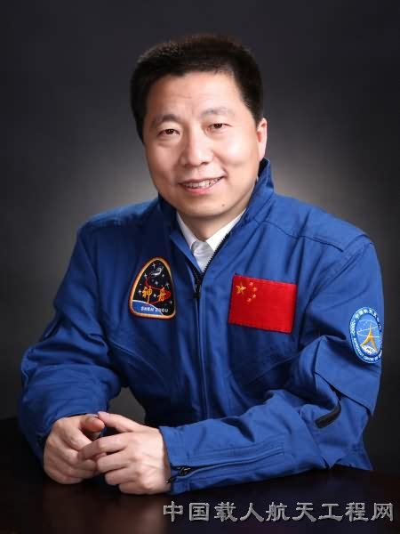 中国进入太空的第一人：杨利伟