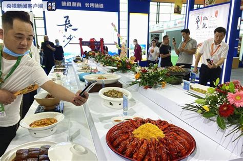 武汉第23届食博会在武展开幕 土特产大受欢迎（图）_新浪新闻