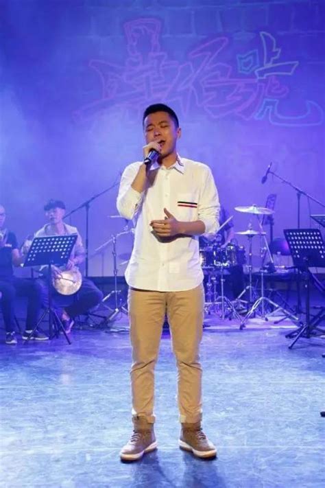 原创歌曲《超能一家人》正式发行上线 由歌手刘强、黄晓梅共同演唱 - 知乎