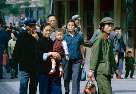 1945年中国真实老照片：没想到中国解放前的竟是这个样子！