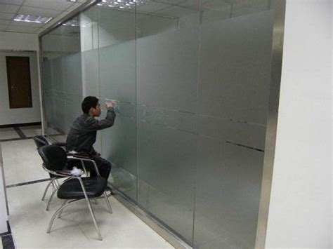 玻璃贴膜能提供哪些好处 玻璃贴膜的具体操作步骤,行业资讯-中玻网