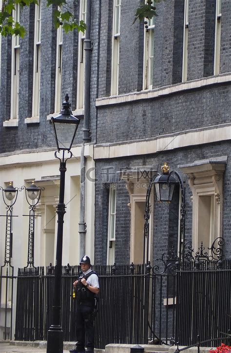 英国首相在伦敦的唐宁街10号官邸高清摄影大图-千库网