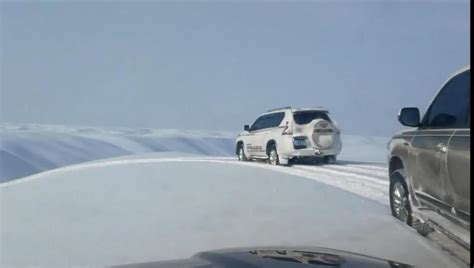 在冰天雪地里，普拉多车上雪地带好吗，还是越野带好-绵阳汽车通