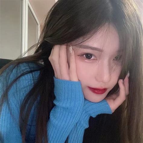真人照片女孩图片