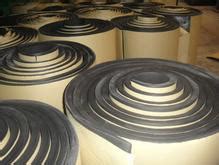 新疆橡塑_橡塑不干胶板(库尔勒,和田,哈密,吐鲁番,塔城,伊犁,阿克苏,喀什,克拉玛)-新疆轻智保温材料有限公司