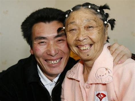 她比自己老公大32岁，一起20年仍恩爱如初，如今82岁的她怎么样了