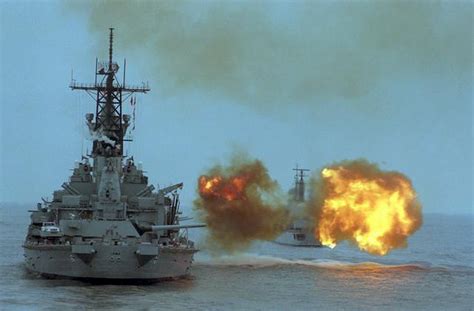 “大舰巨炮”：战列舰开火的巨大威力_科普中国网