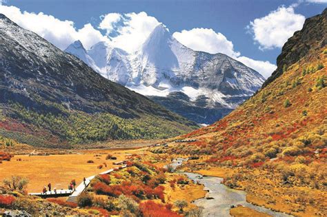10月稻城最美的季节 - 甘孜藏族自治州人民政府网站