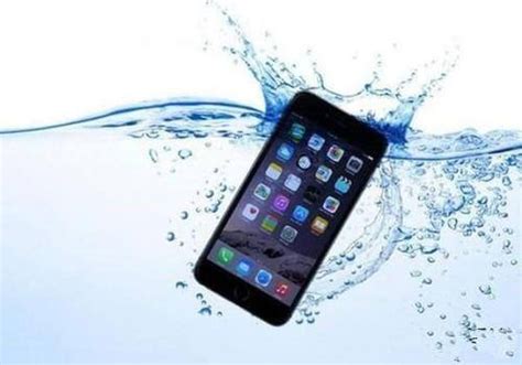 手机掉水里2秒会进水吗吗，手机掉水里瞬间拿出来的处理 - 思埠
