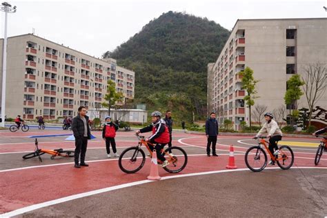 “一校一品”山地自行车体验课为“2021年职业院校开放日”活动注入体育活力-体育系